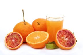 Zumos de frutas hidratación y nutrientes esenciales