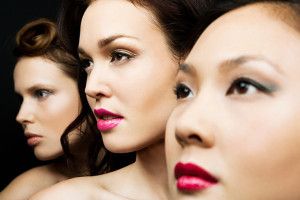 mujeres maquilladas