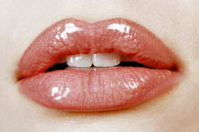 El cuidado cotidiano de los labios