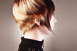modelo con pelo corto