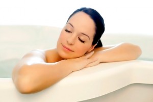 mujer en la bañera