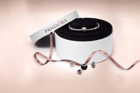 Pulseras, collares y brazaletes para brillar esta Navidad