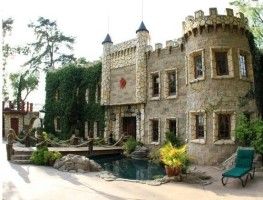 Hollywood Castle