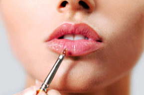 El maquillaje de los labios de cara al verano