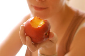 Beneficios y virtudes del melocotón en un régimen alimenticio