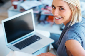 Cinco tips para ser más feliz en la oficina
