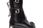 botas negras con hebilla