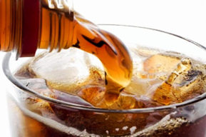 Bebidas con gas azucaradas, razones para no beber soda