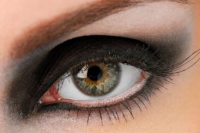 Cómo elegir un color de sombra de ojos
