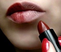 Labios maquillados