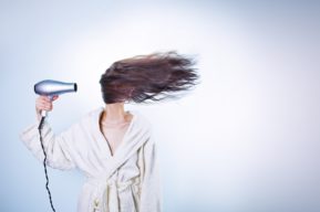 Consejos para cuidar el cabello largo en verano