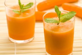 Zumo de zanahoria, naranja y perejil para perder peso