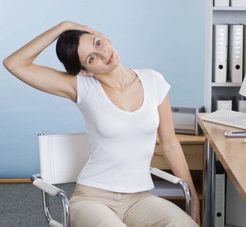 Mujer haciendo stretching