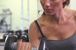 Razones por las cuales las mujeres deberían hacer musculación