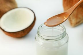 Aceite de coco para cabellos dañados
