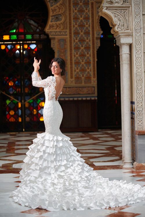 Silvia Navarro presenta una colección de vestidos de novia
