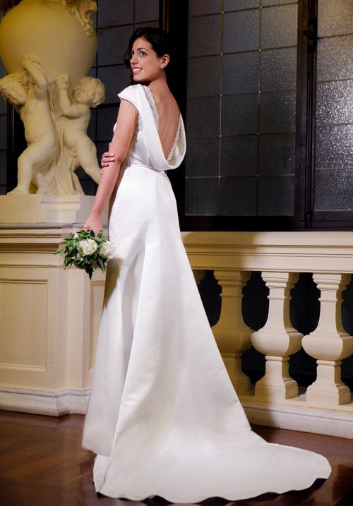 Silvia Navarro presenta una colección de vestidos de novia