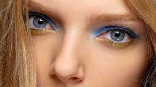 sombras de ojos azul celeste