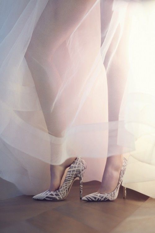 Zapatos de salón para novia con aplicaciones de cristales