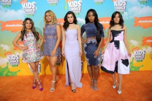 Looks de famosas de Premios Kids Choice Awards 2016