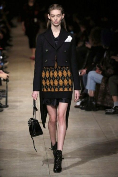 Miu Miu Otoño Invierno 2016 17 negro combinado
