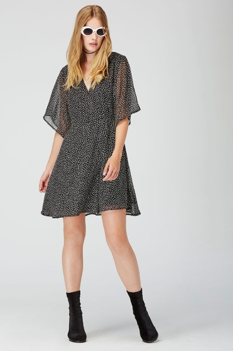 Vestido de topos de Amichi