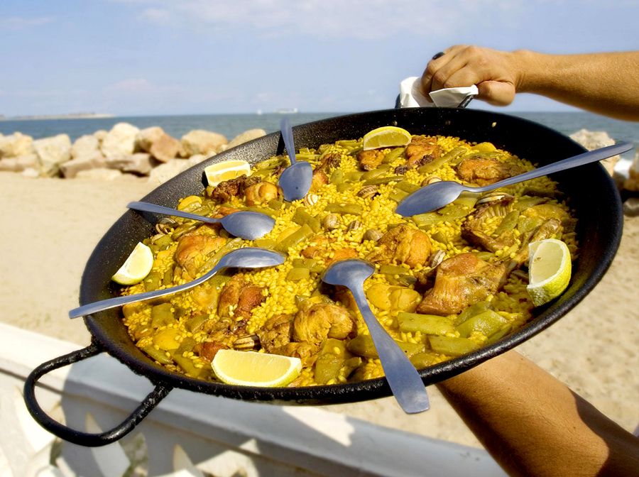 Paella en la playa