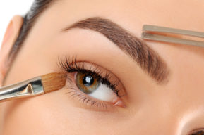 Consejos prácticos para el cuidado diario de las cejas