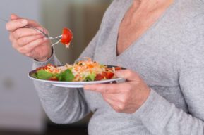 Cómo comer de forma sana y equilibrada durante el verano